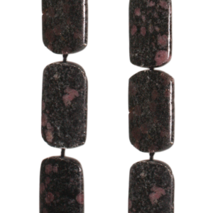 Chrysanthemenstein (Corundum Geosite), rechteckig, flach, L34 B24 H7mm, Strang 40cm