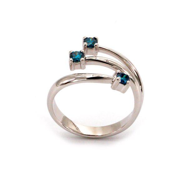 Ring 3 Blaue Diamanten