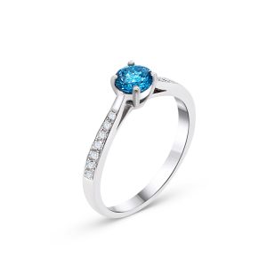 Moderner Verlobungsring mit blauem Diamant – “Ja, ich will!”