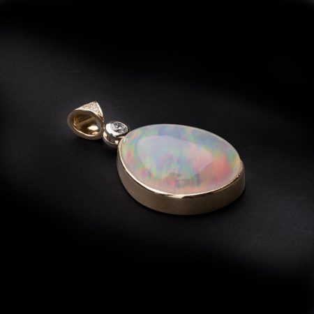 14 kt Gold-Anhänger Opal & Diamant – “Hochkarätig”