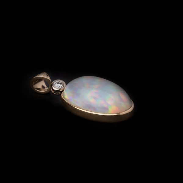 Exklusiver Opal-Anhänger 14kt Gold 0.3ct Brillant