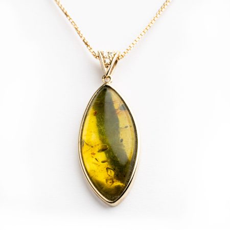 Gold-Anhänger Grüner Bernstein & Diamanten – “La Fée Verte”