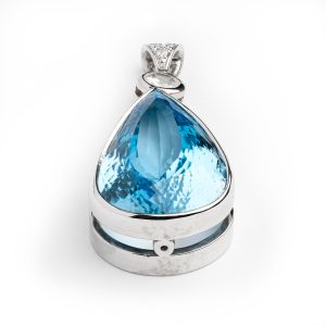Anhänger Blauer Topas & Zirkon – “Blue Treasure”