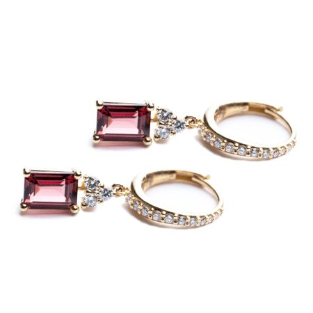 18kt Gold Ohrringe Granat & Diamant – “Rosenrot”